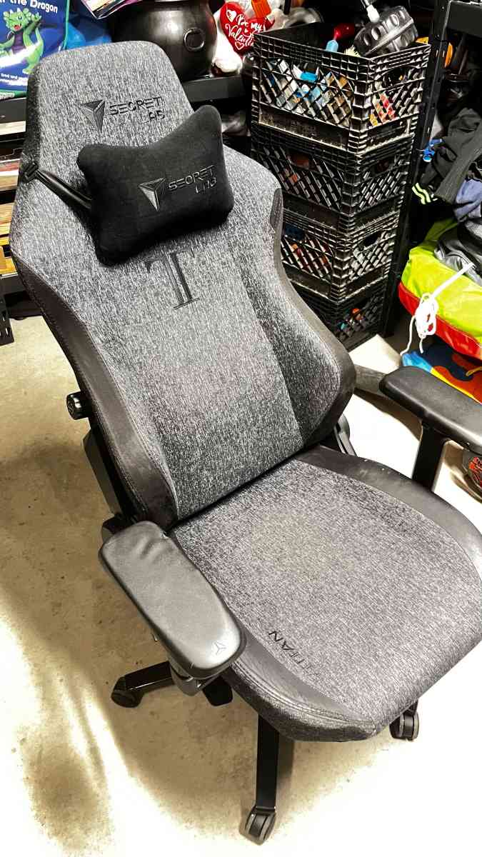 Secretlab TITAN Evo 2022 SoftWeave Plus Fabric Gaming Chair