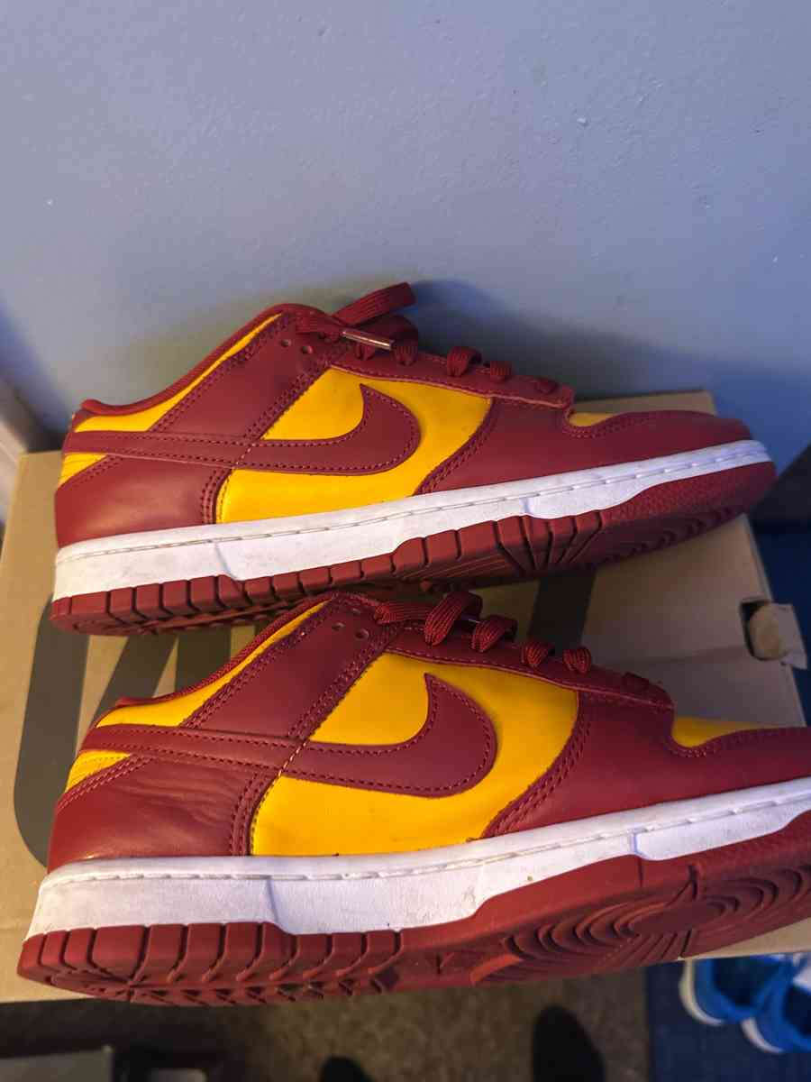 nike dunk low usc size 8 in half