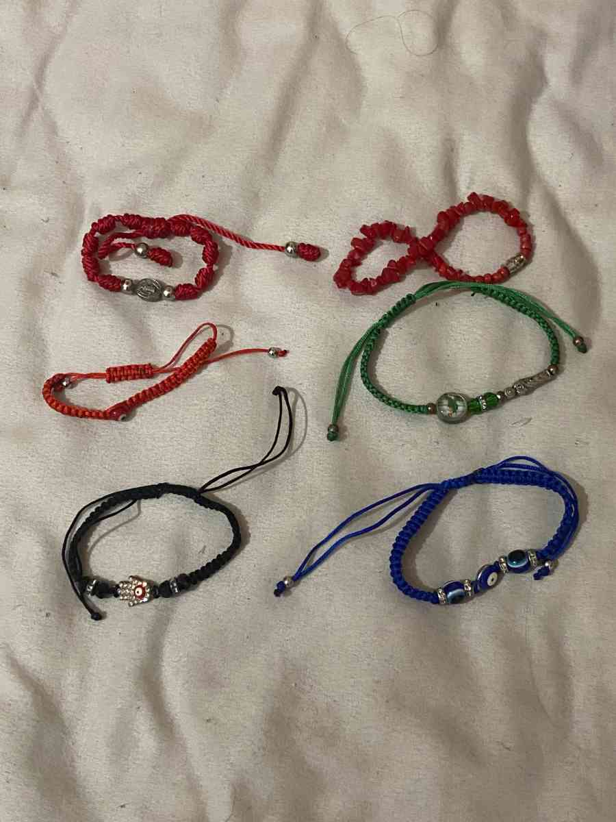 rosarios y pulseras