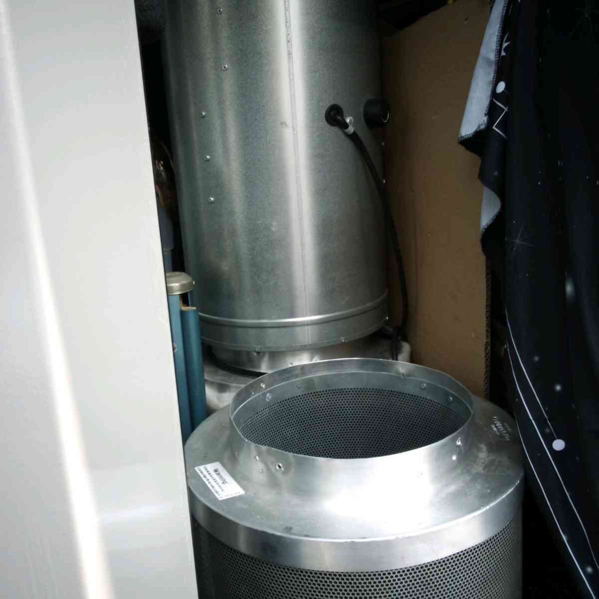 12 inch diameter carbon filter w fan in great condition