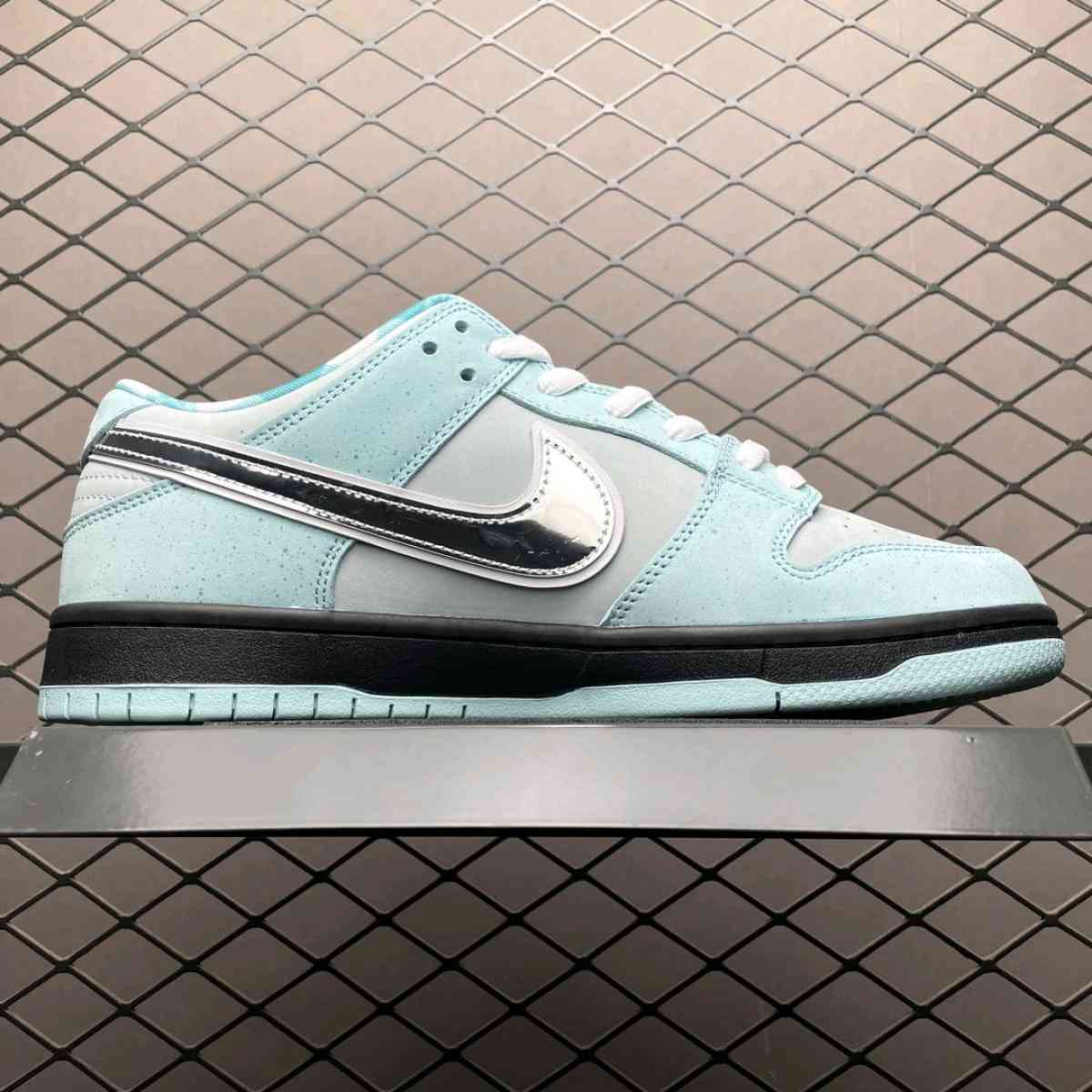 Nike SB Dunk X Tiffany Lobster Concepts