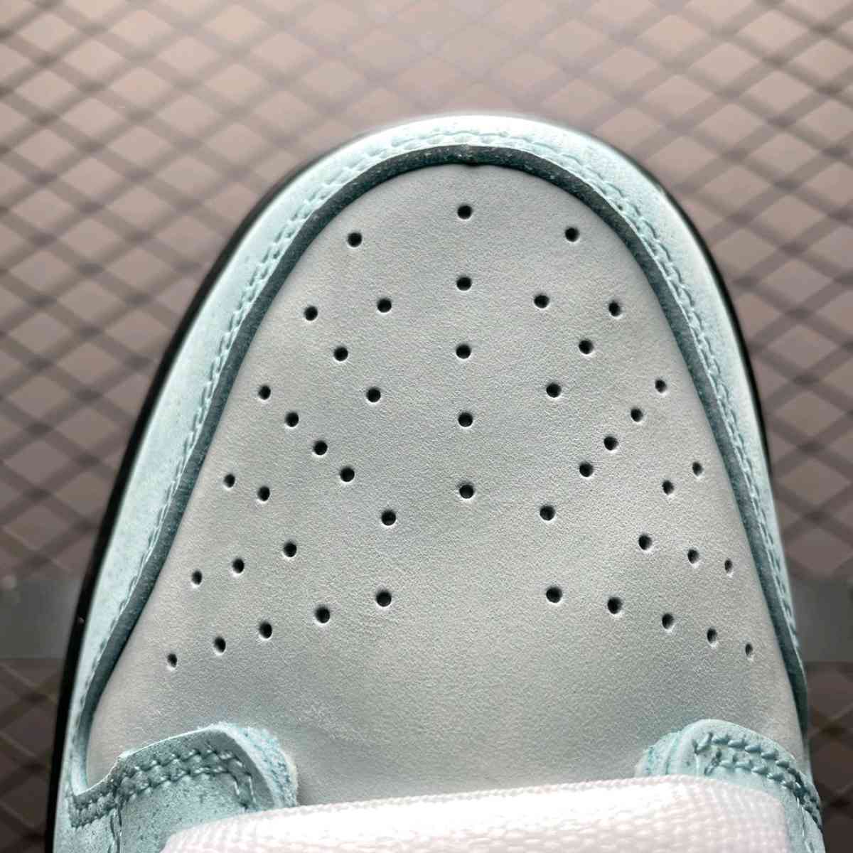 Nike SB Dunk X Tiffany Lobster Concepts