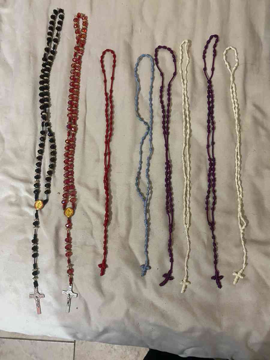 rosarios y pulseras