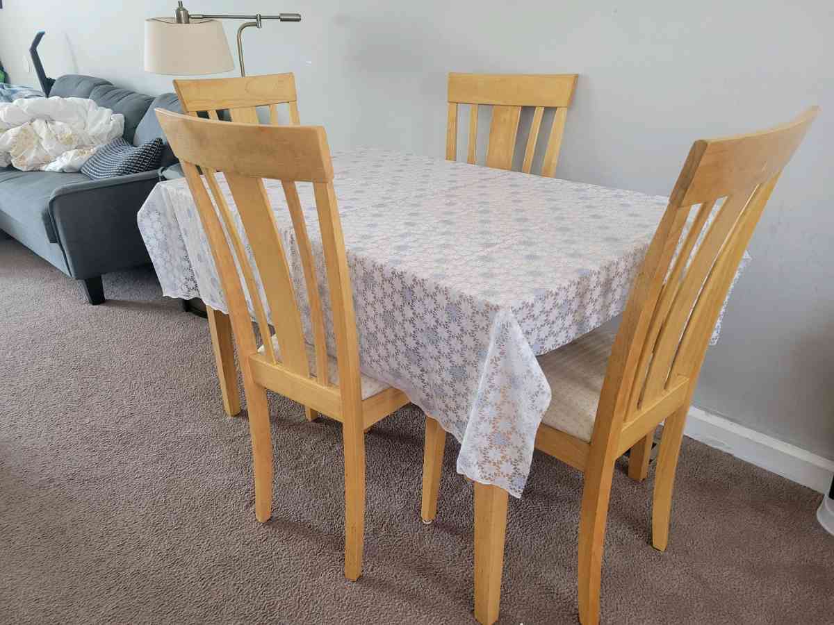 Dining table set