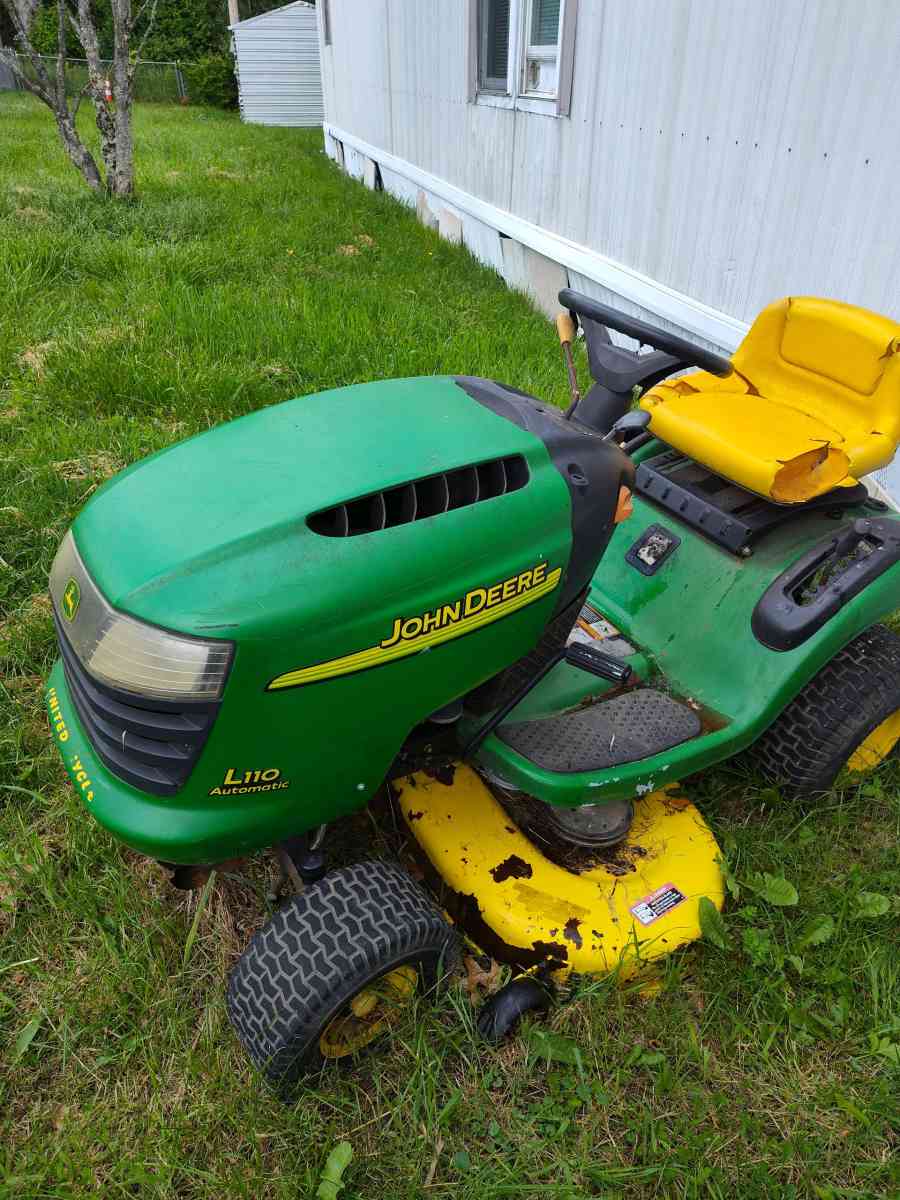 John Deere riding mower