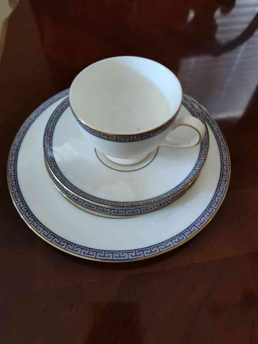 set of 12 Wedgewood vintage Palasia China