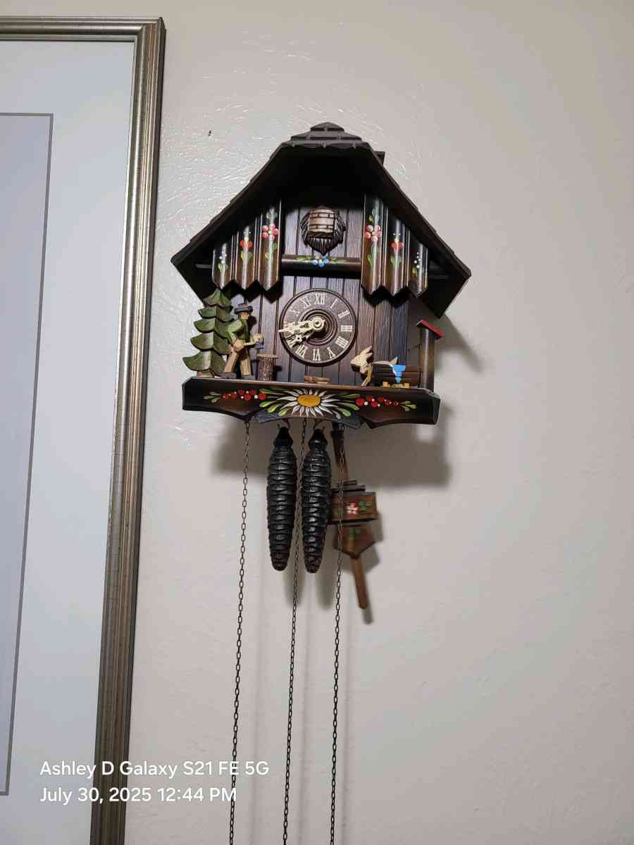 1970s vintage German cuckoo clock with pine cones and pineap