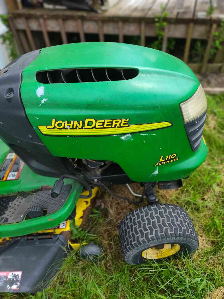 John Deere riding mower