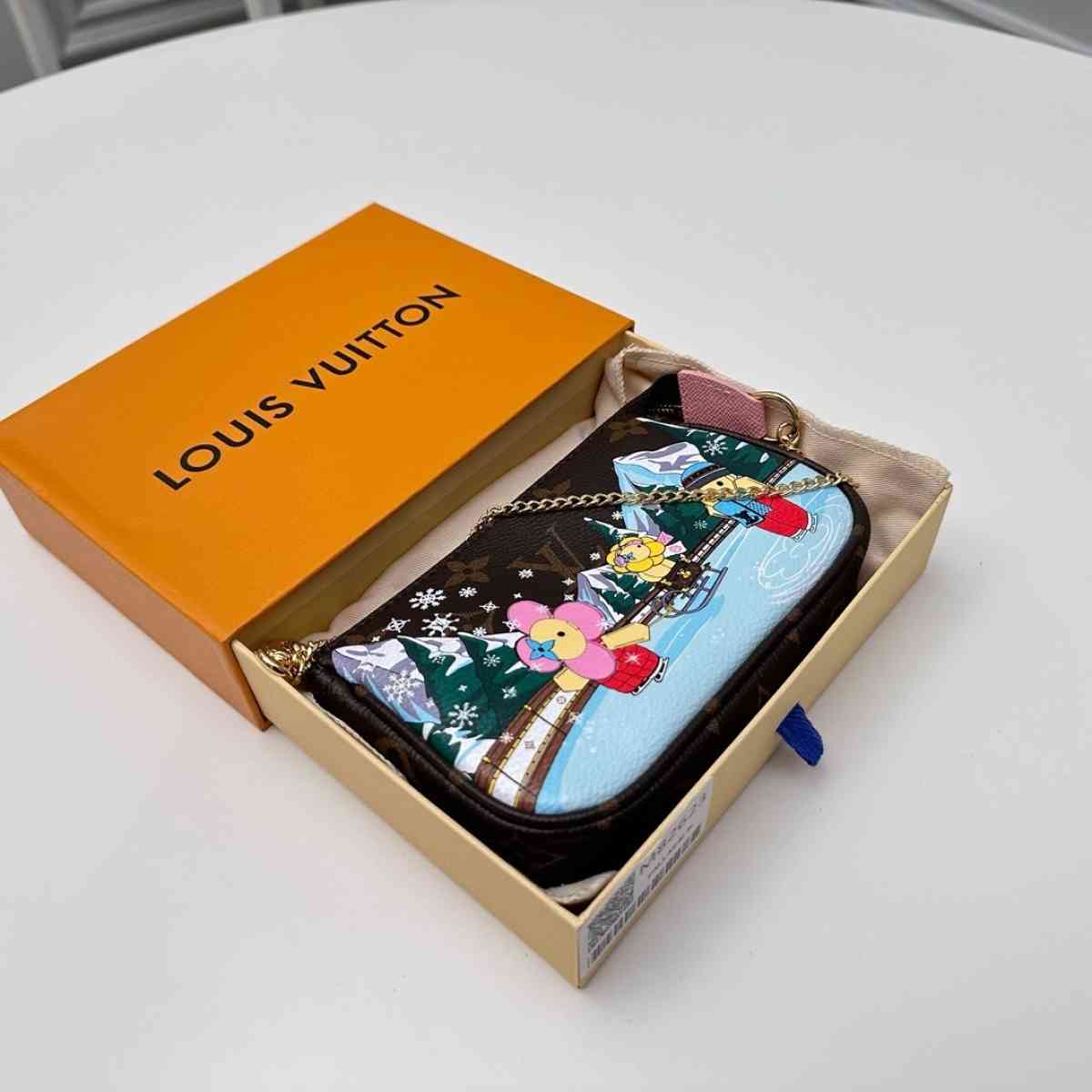 LOUIS VUITTON Limited Edition Monogram Canvas Christmas 2022