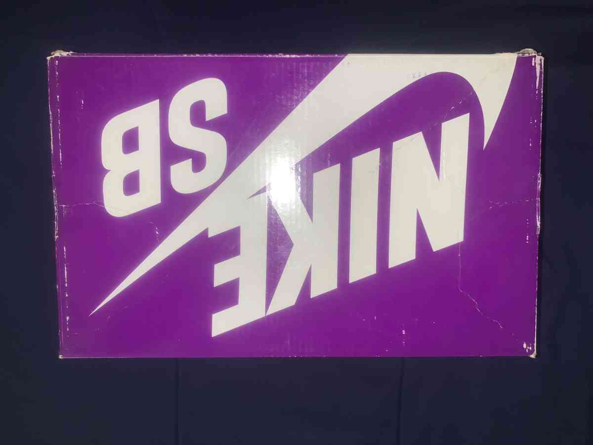 NIKE SB ZOOM BLAZER MIDS BLACK AND WHITE