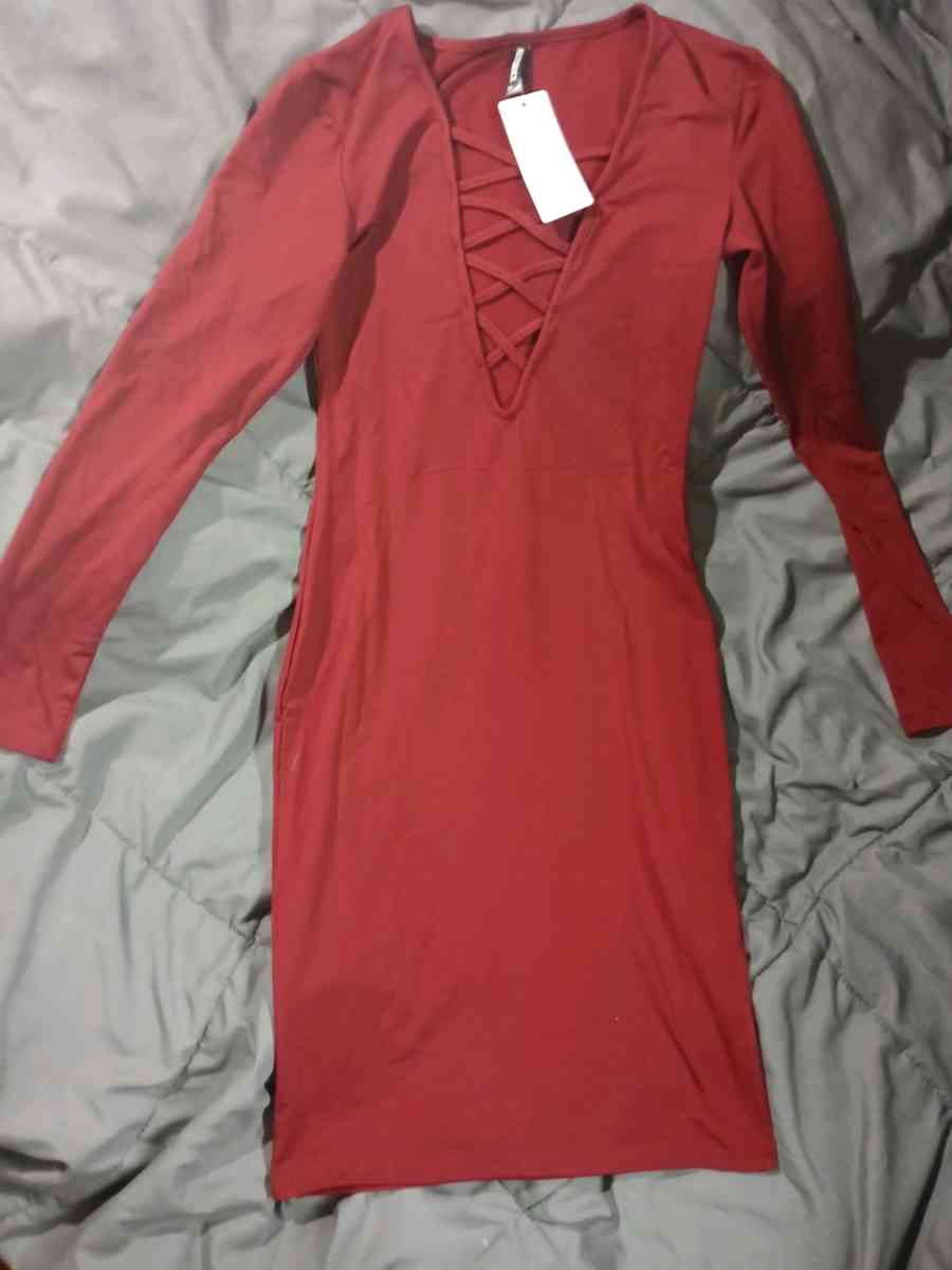 Ladies NWT size small burgany dress