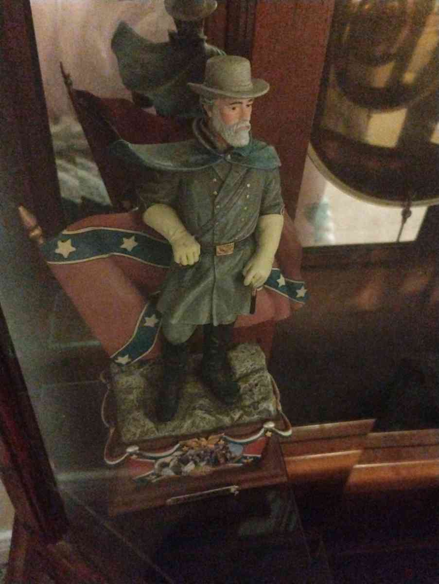 confederate army statue