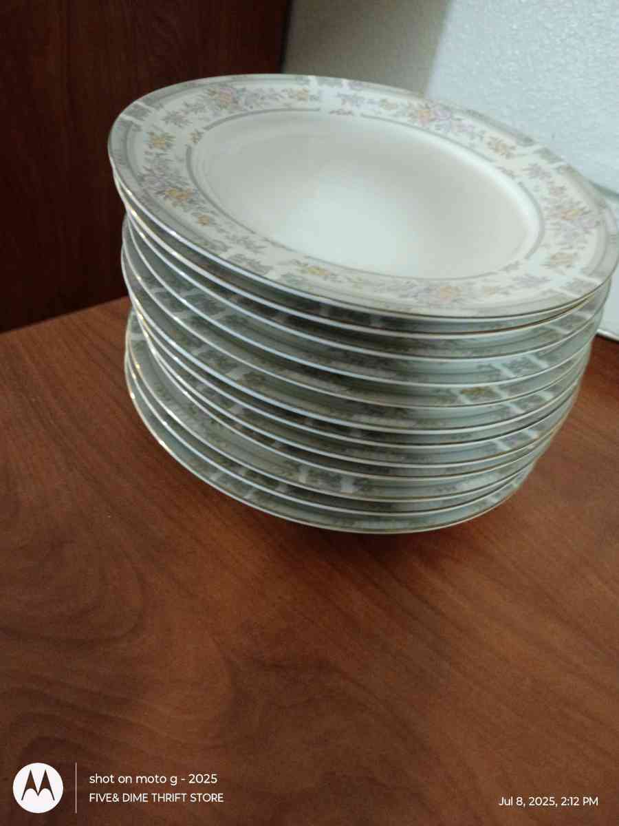 Southampton fine china over 30 piece