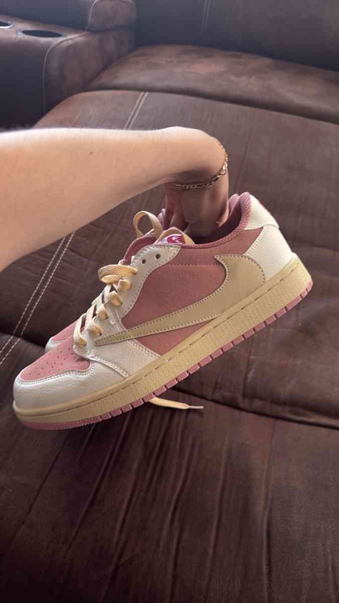 Travis Scott Air Jordan 1 Low OG Shy Pink