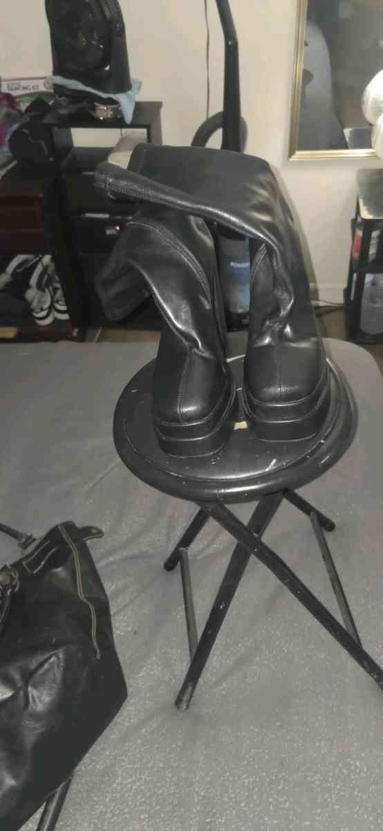 Womens zip up boots worn twice