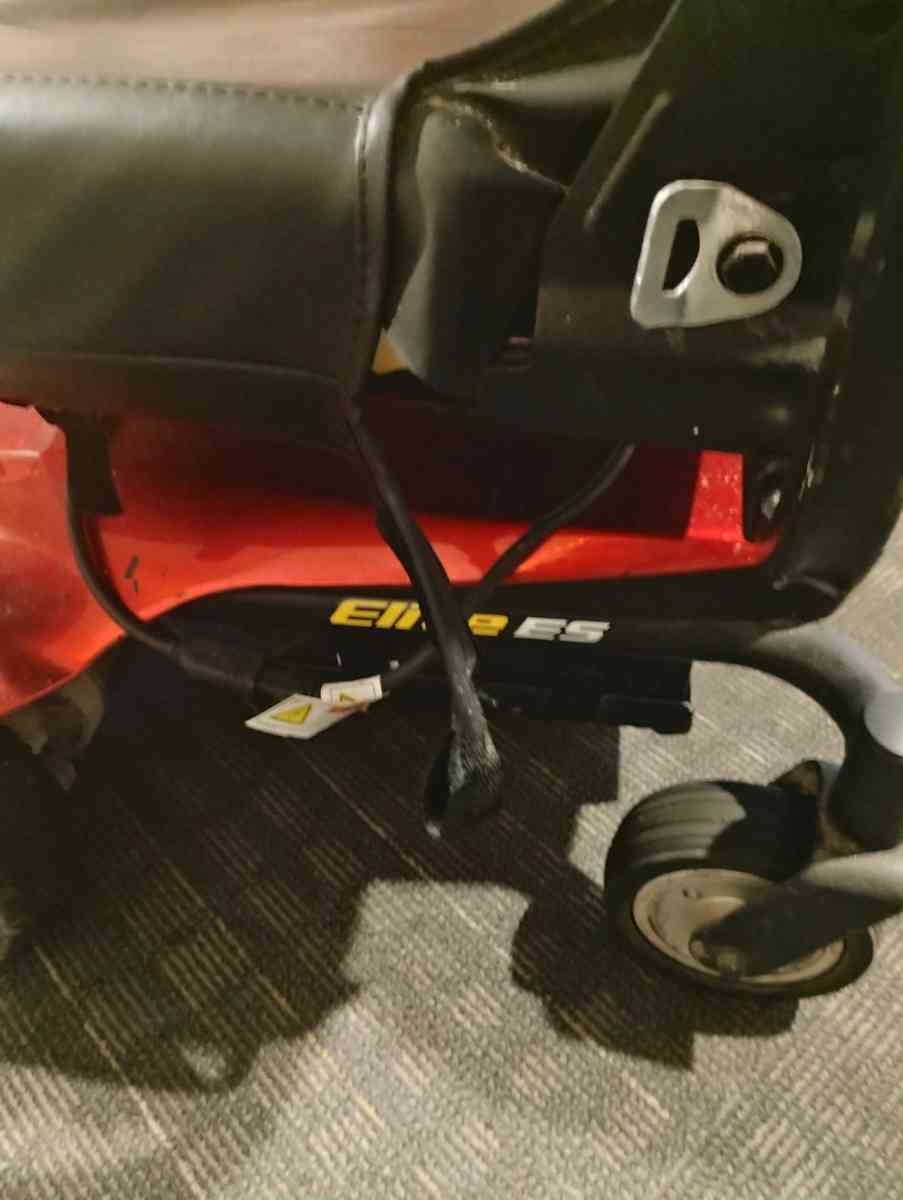 Jazzy Elite es power chair