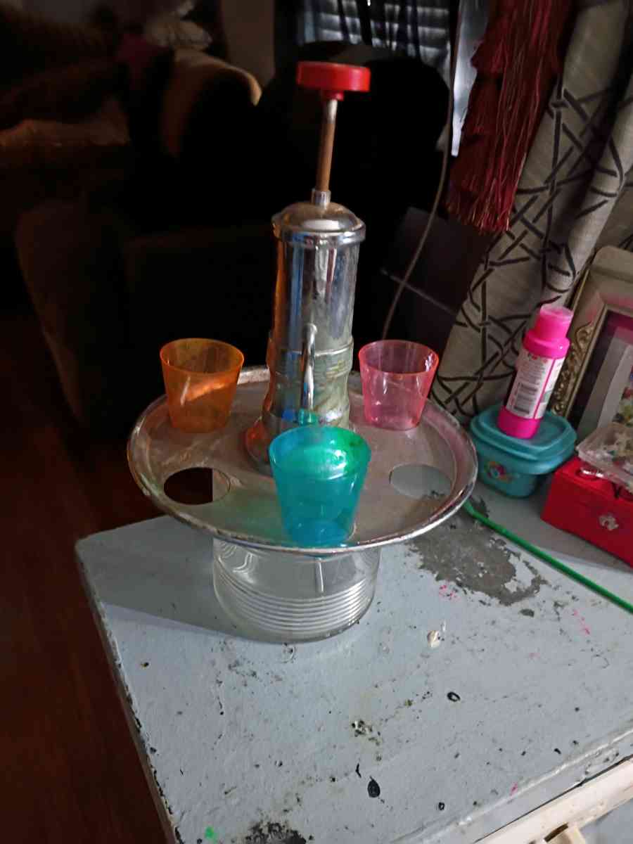1950 liquor dispenser with shot glasses