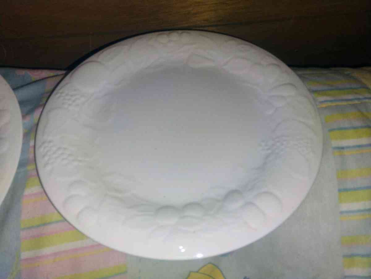 plates vintage grapevine stuff
