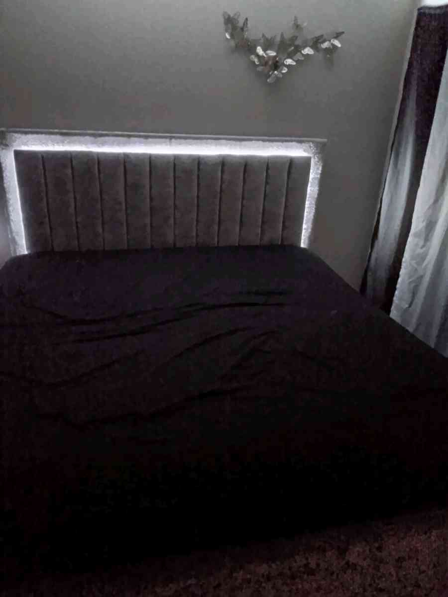SILVER LED LIGHT BED WITH 3 SETTINGS