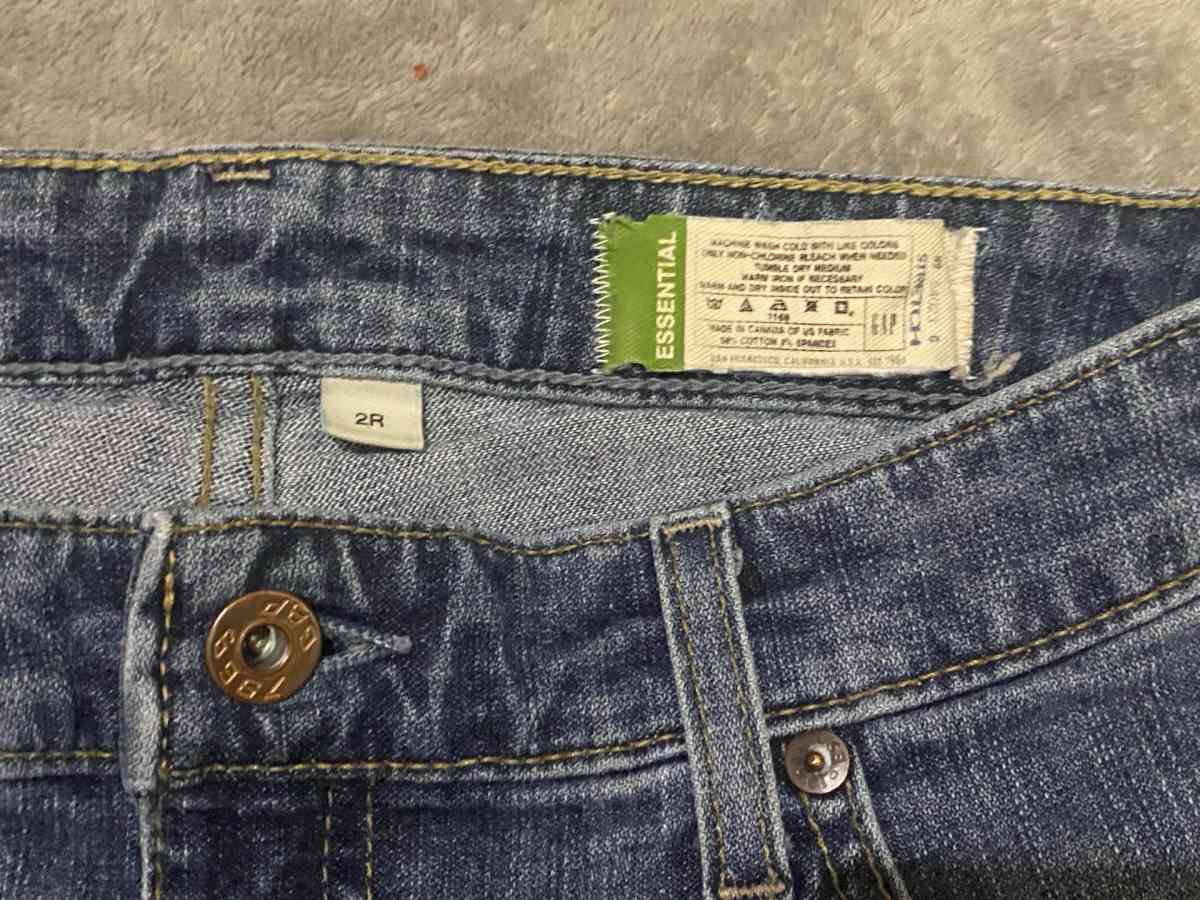 essential denim shorts