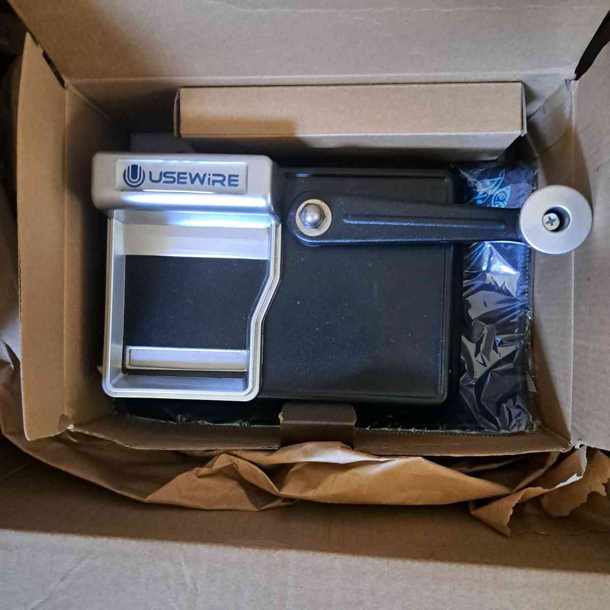 Cigarette injector machine