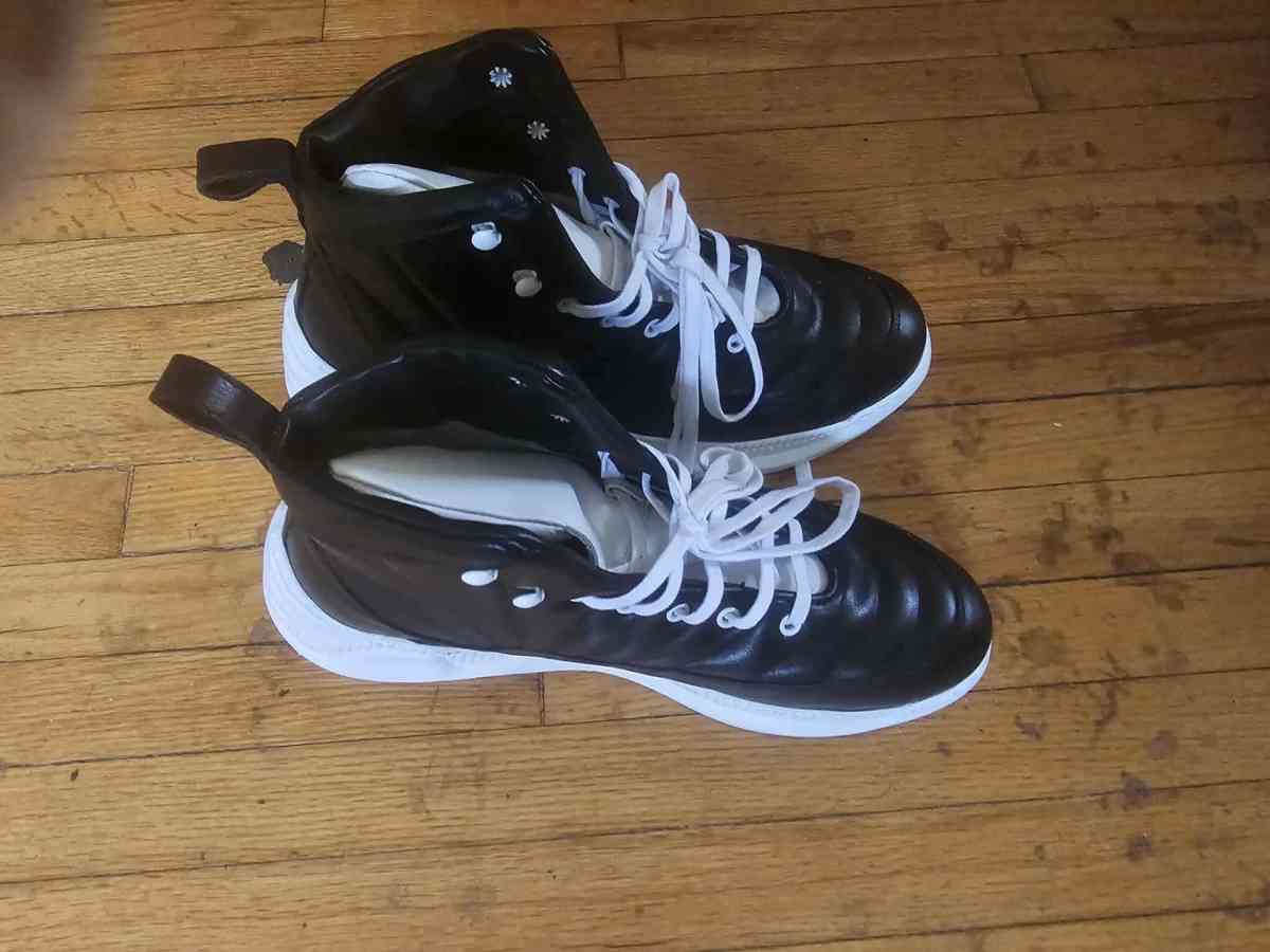 Wolf of Fitness Sneakers