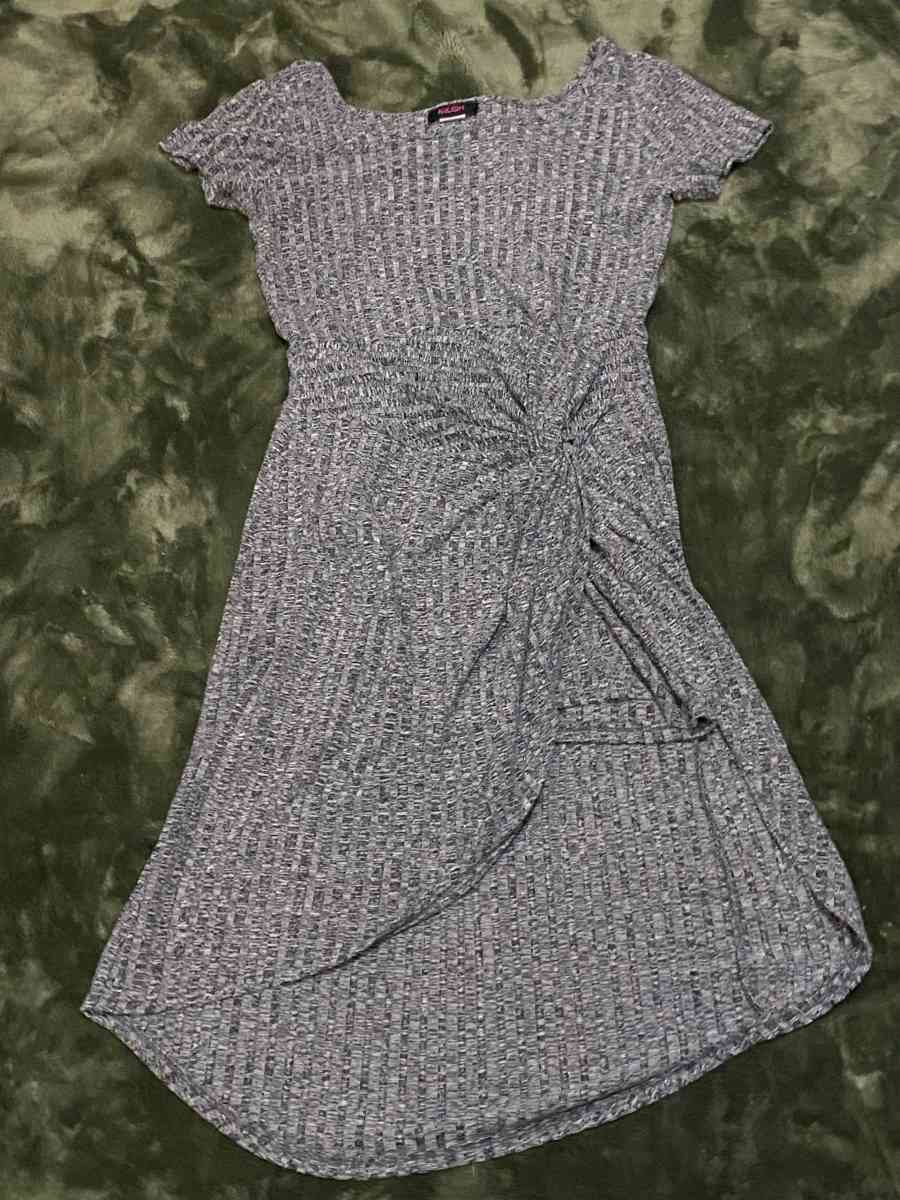 grey dress