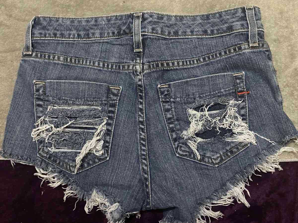 essential denim shorts