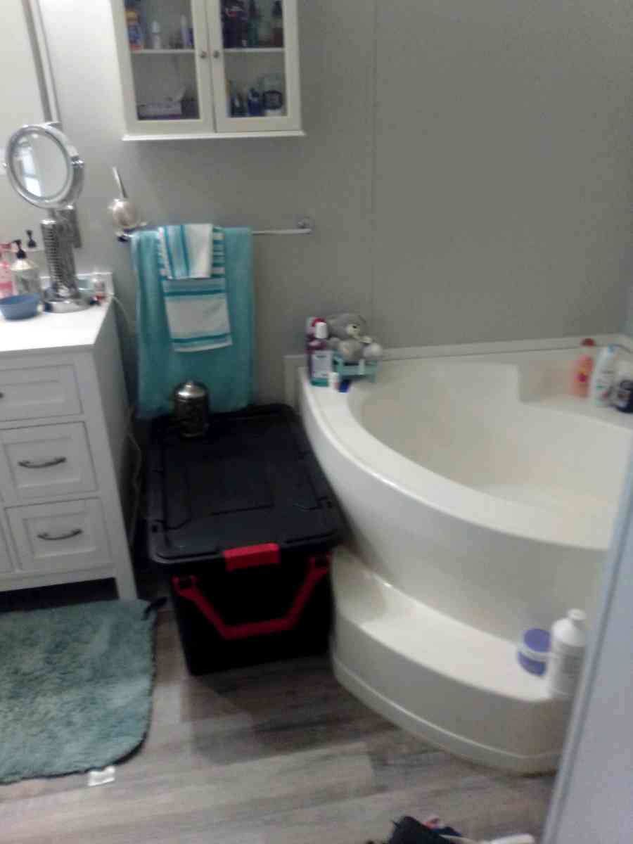 nice mobile home four years old one  family  one time you