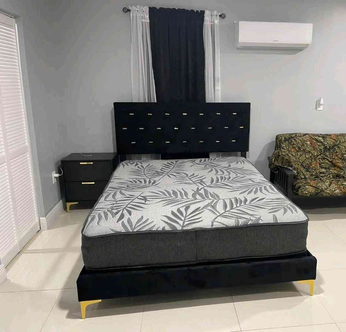 CAMA QUEEN EN VENTA PREGUNTE PRECIO