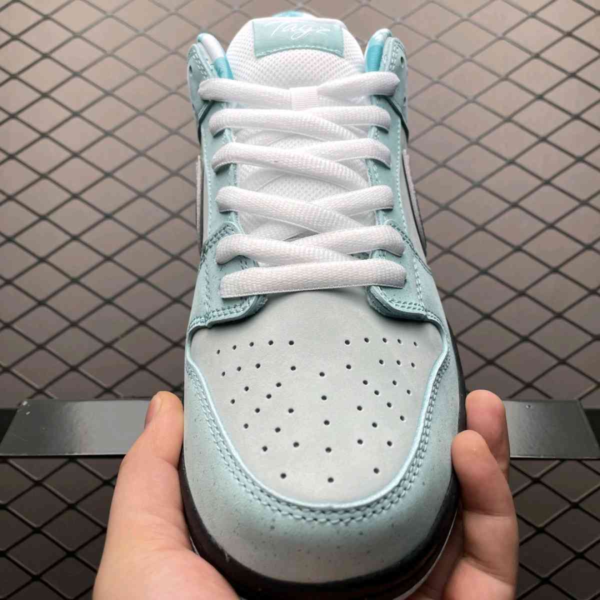 Nike SB Dunk X Tiffany Lobster Concepts
