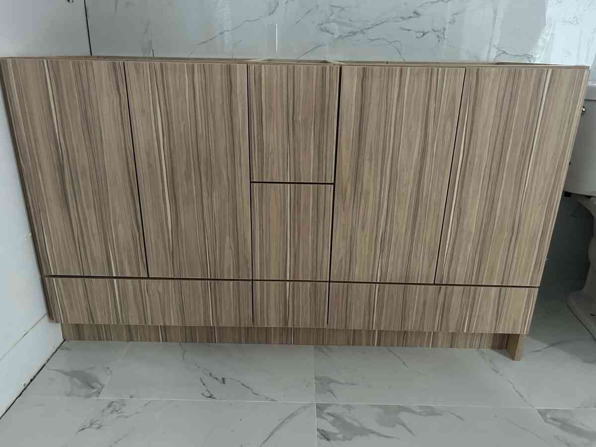 New Modern Bathroom cabinets