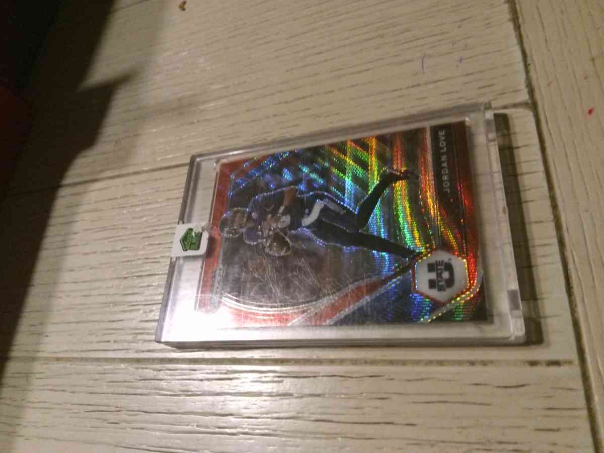 Jordan Love red blue wave prizm collegiate