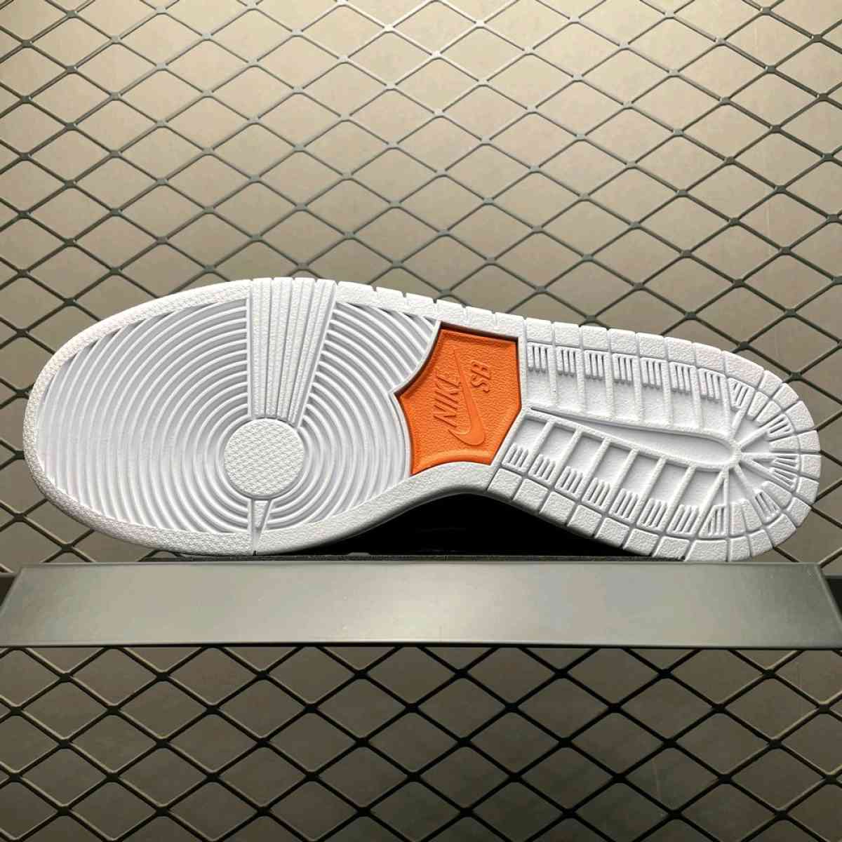 TIGHTBOOTH x Nike SB Dunk Low PRO