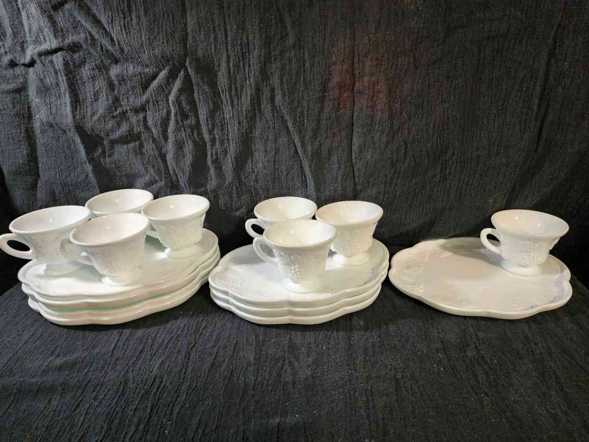 Vintage Indiana milk glass