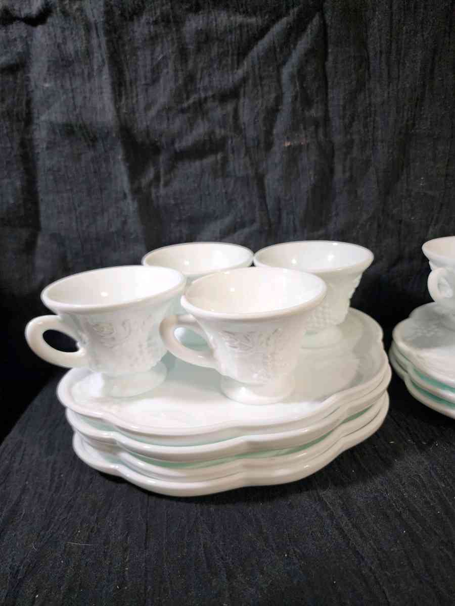 Vintage Indiana milk glass