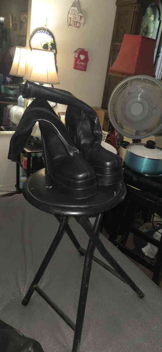 Womens zip up boots worn twice