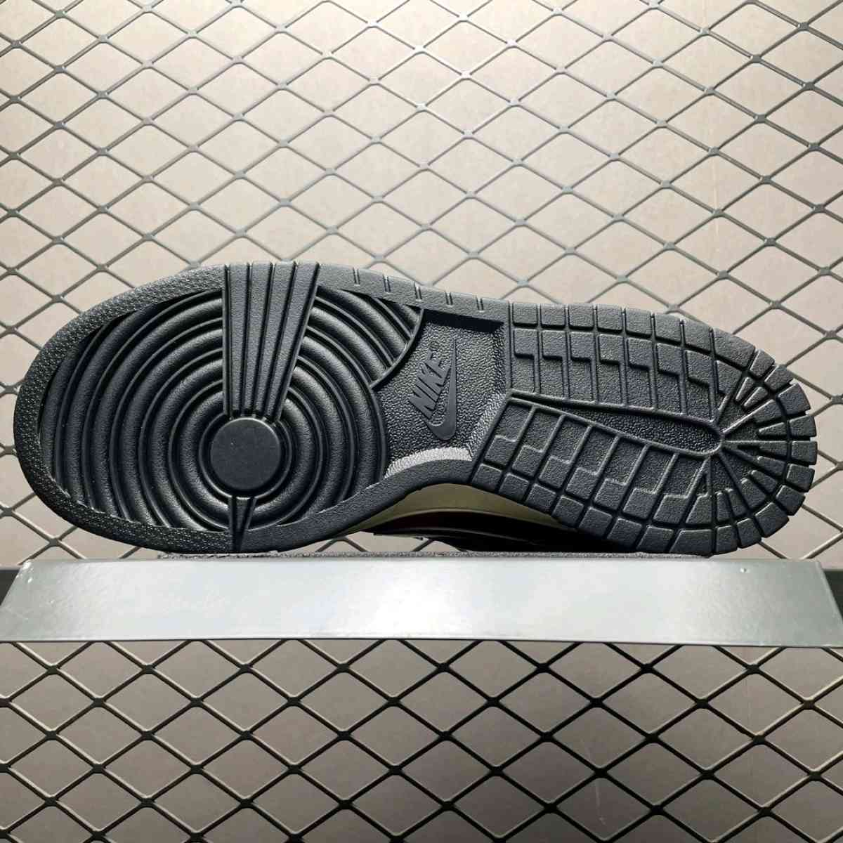 Nike Dunk SB Low X Freddy Krueger