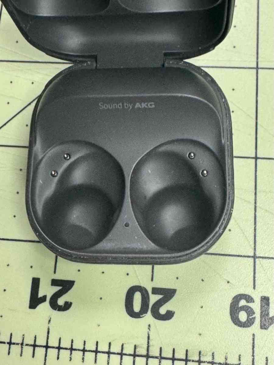 Samsung Galaxy Buds 2 Black  L Earbud Missing  Case  R Earbu