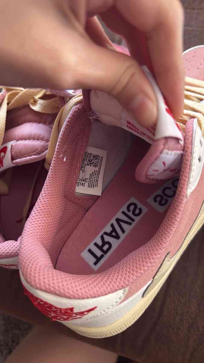 Travis Scott Air Jordan 1 Low OG Shy Pink