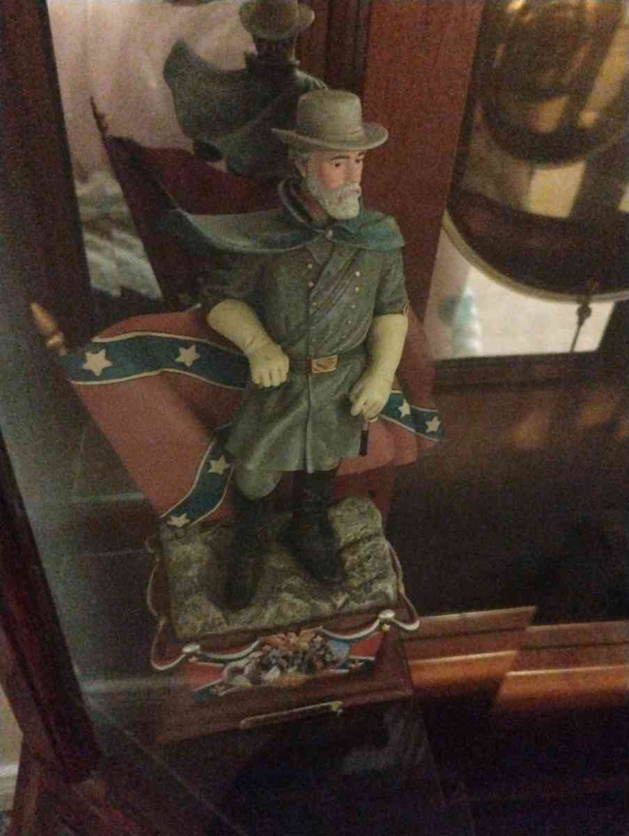 confederate army statue