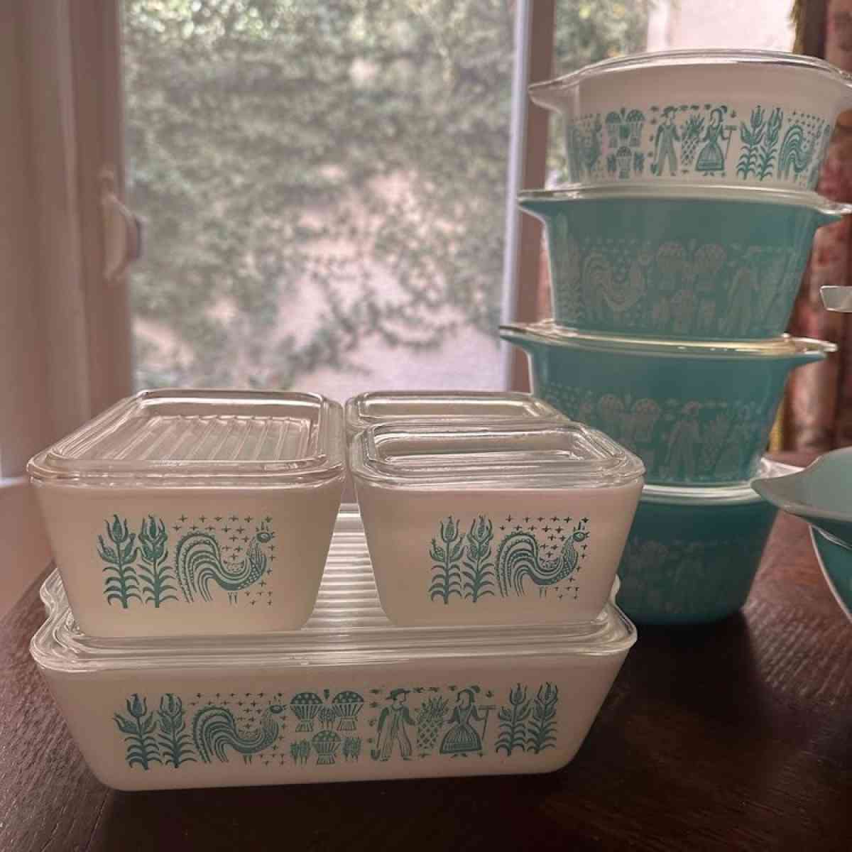 tourquoiuse pyrex