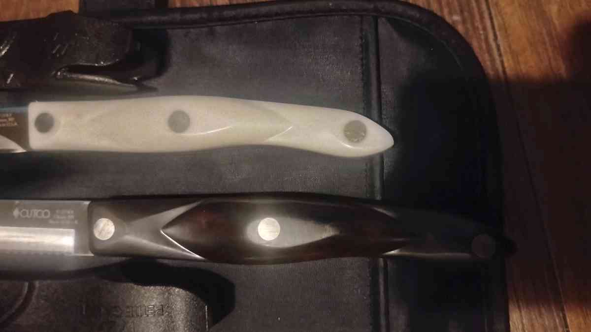 Cutco knife set petite Carver and table knife and trimmer