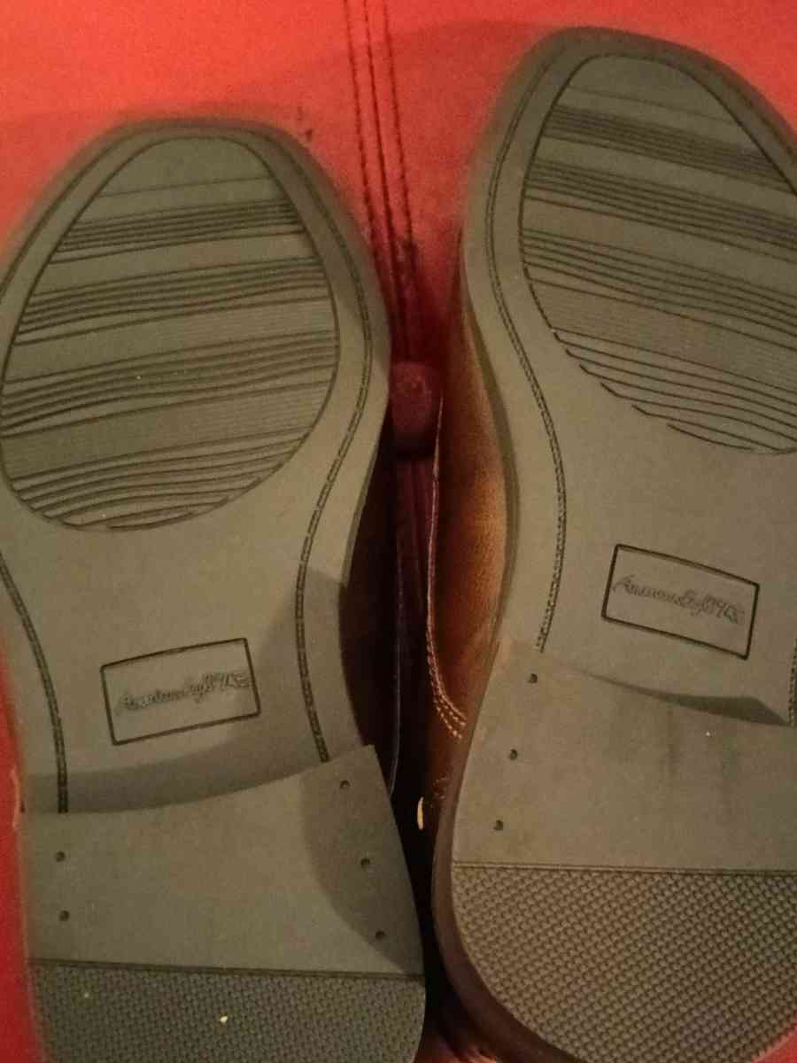 Brand New boys dress shoes brown size 3