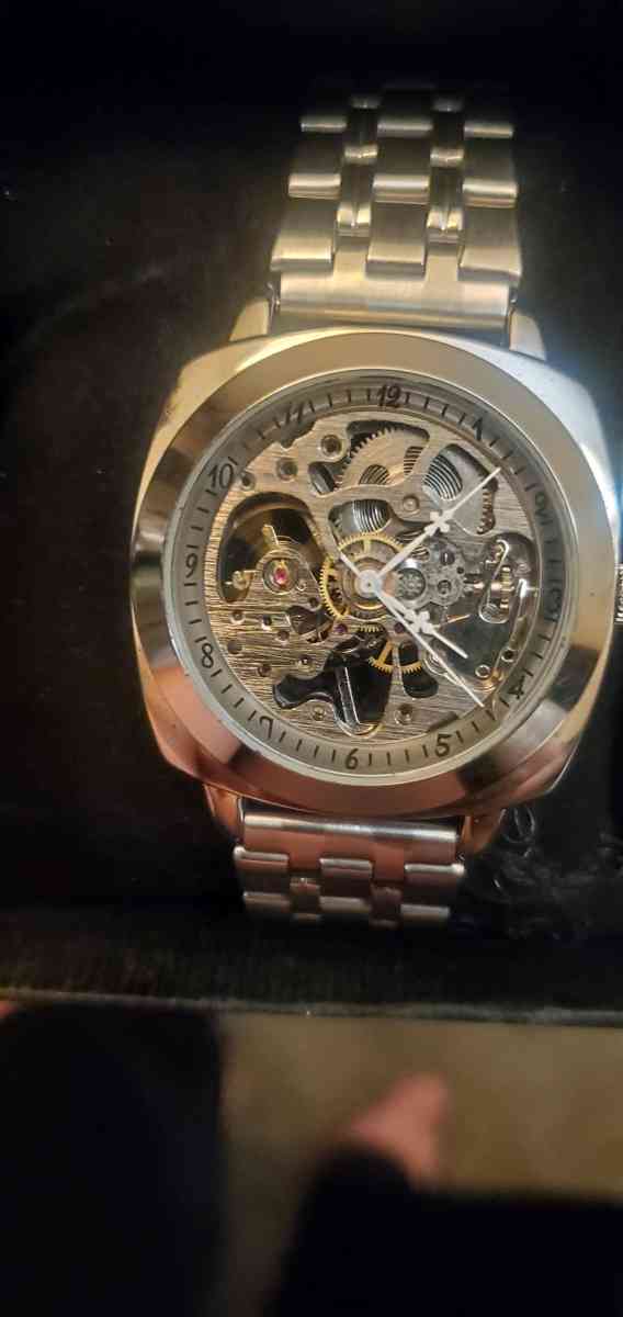Skeleton watch