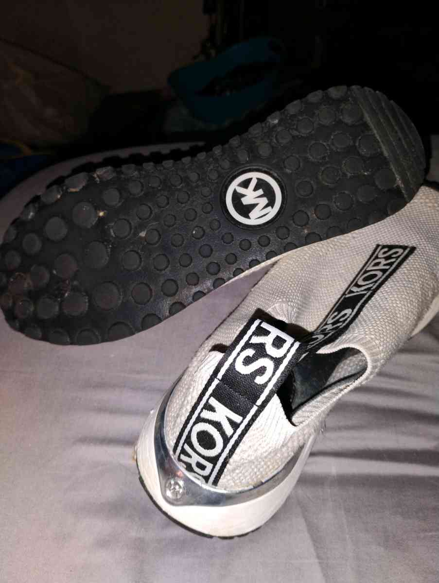 Michael Kors size 9