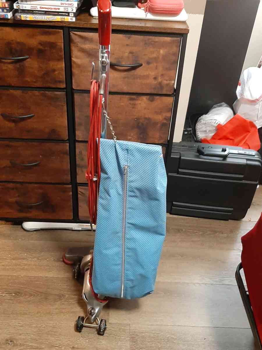 Vintage 1970s Royal Model 880