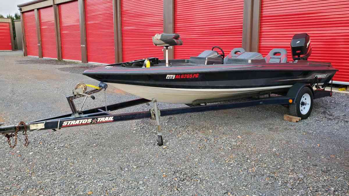 90 STRATOS BASS BOAT with 03 MERCURY XR6 150hp