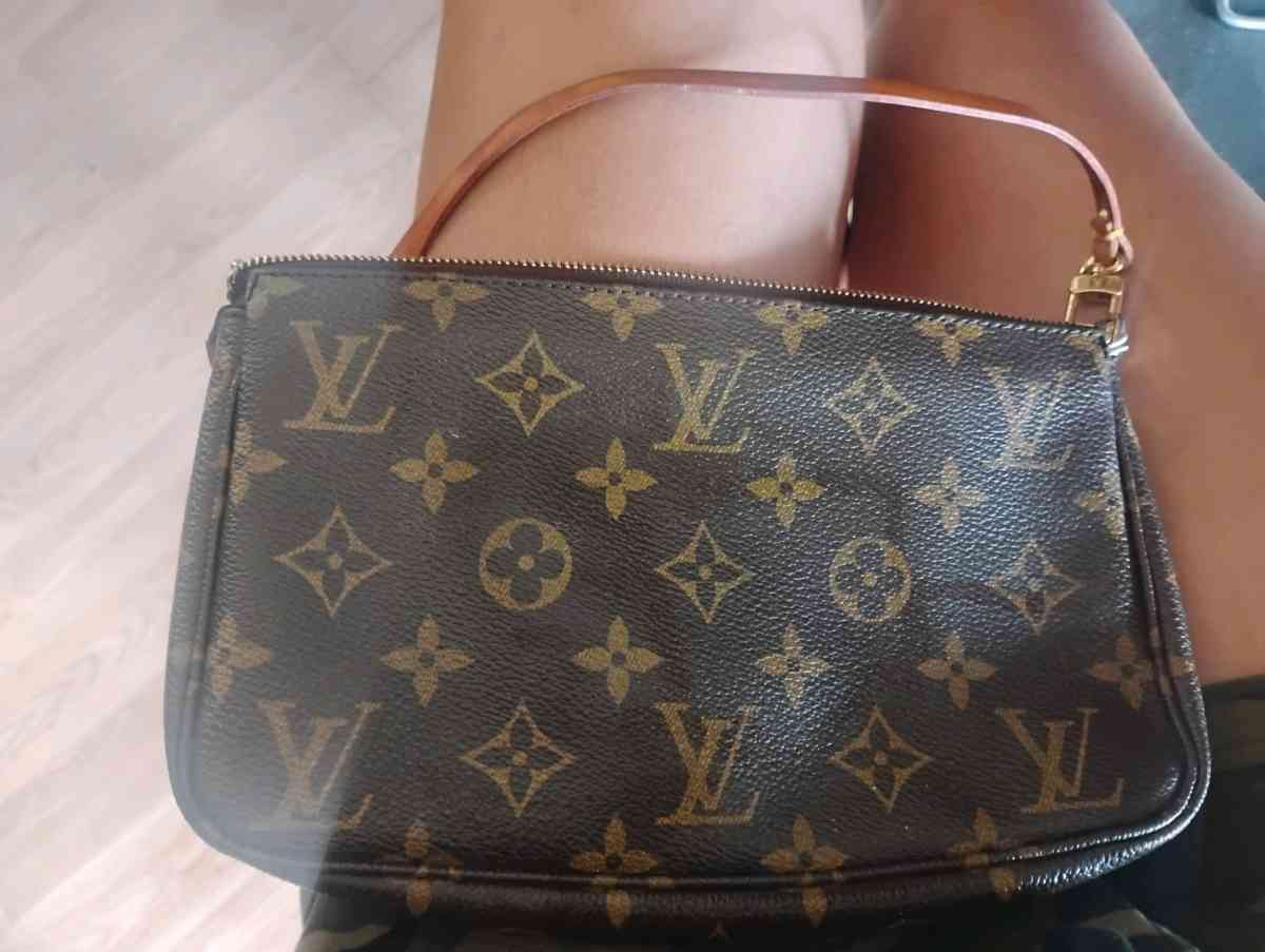 Louis Vuitton womens shoulder bag