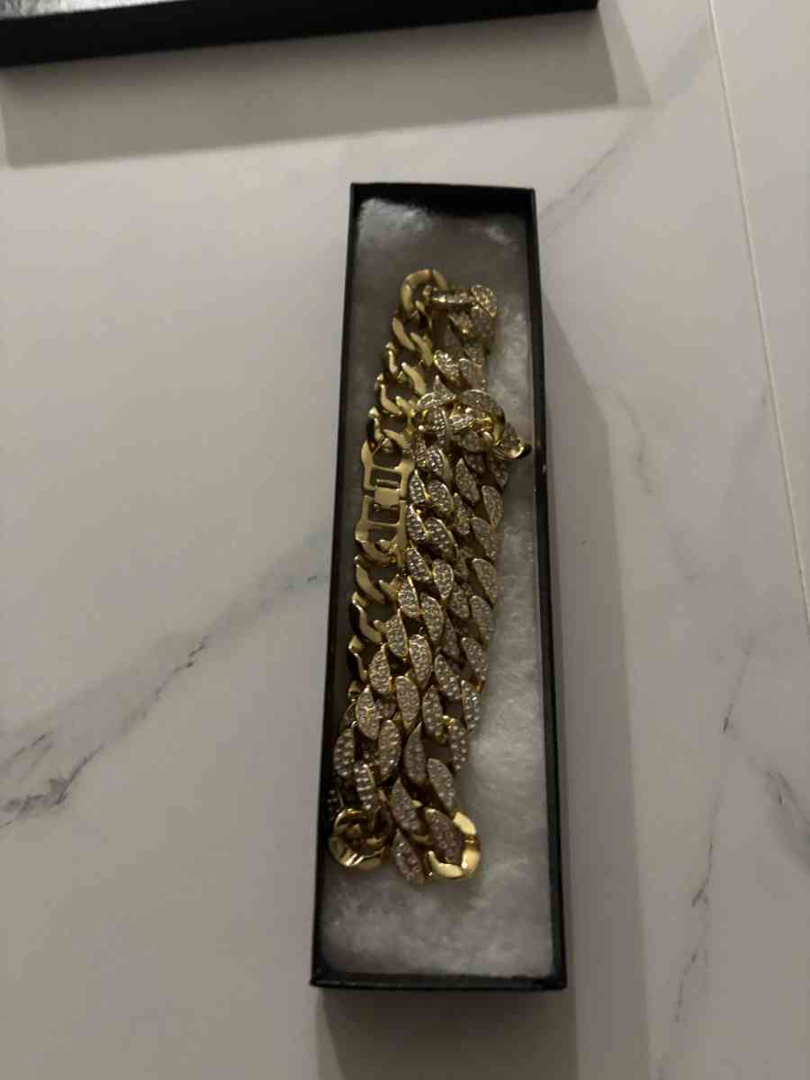 gold and diamond chain
